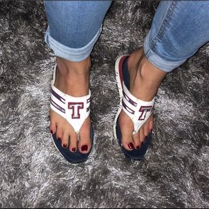 Tommy Hilfiger flip flops (vintage vibes to them)